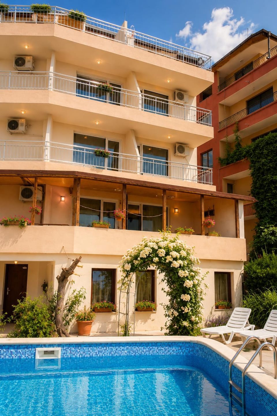 Property building, Swimming pool