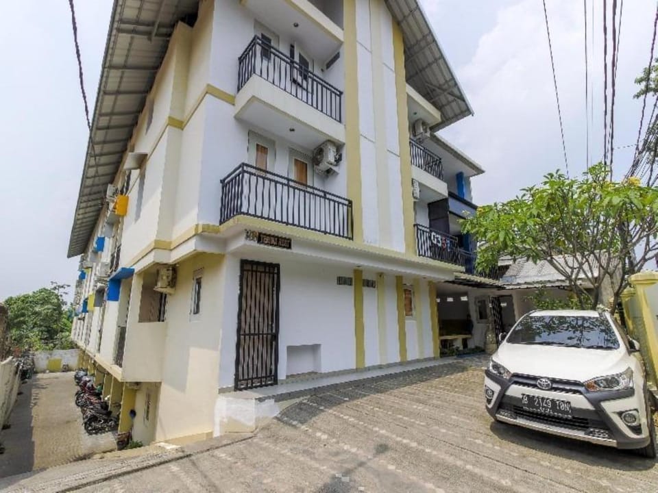 Property building, Facade/entrance
