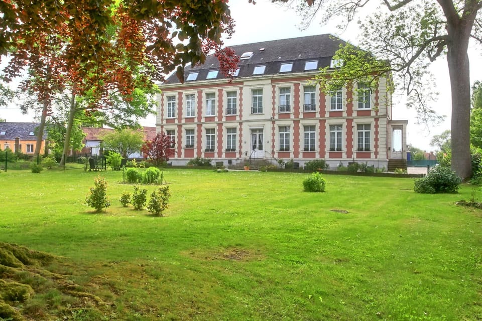 Property building, Day, Garden, Garden view