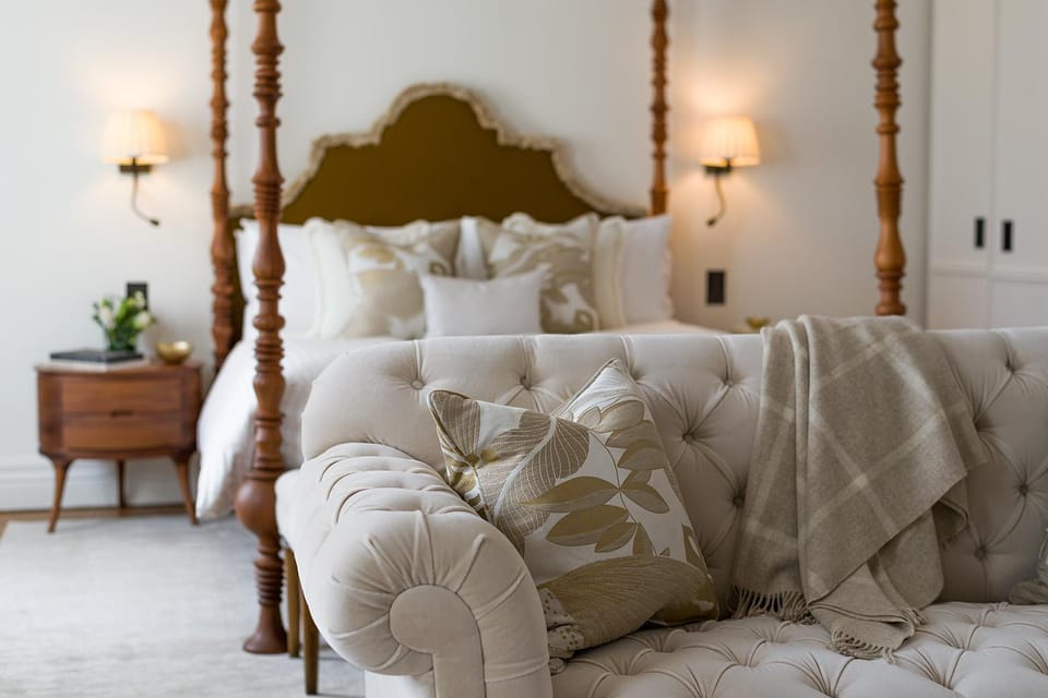 Photo of the whole room, Bedroom