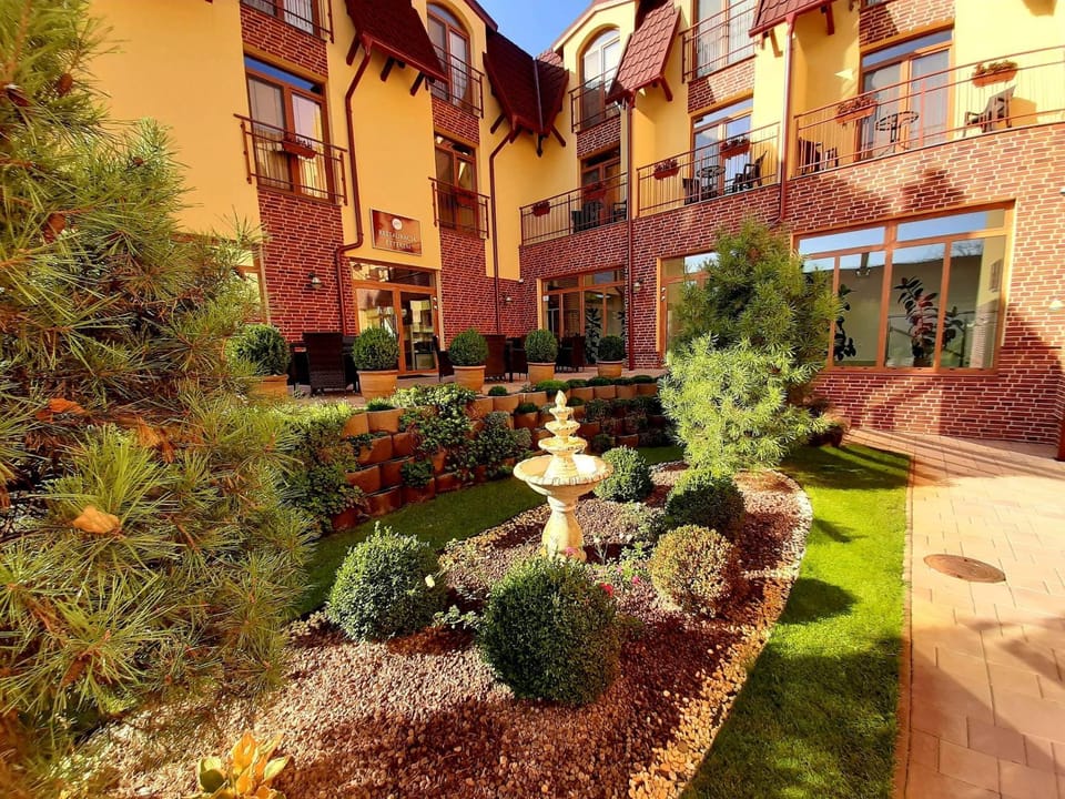 Property building, Garden, Garden view