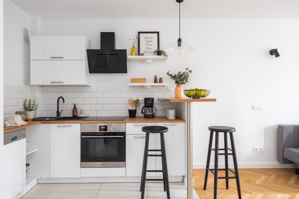 Coffee/tea facilities, dishwasher, stove, kitchen