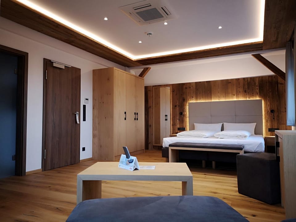 Bed, Photo of the whole room, Bedroom, wardrobe