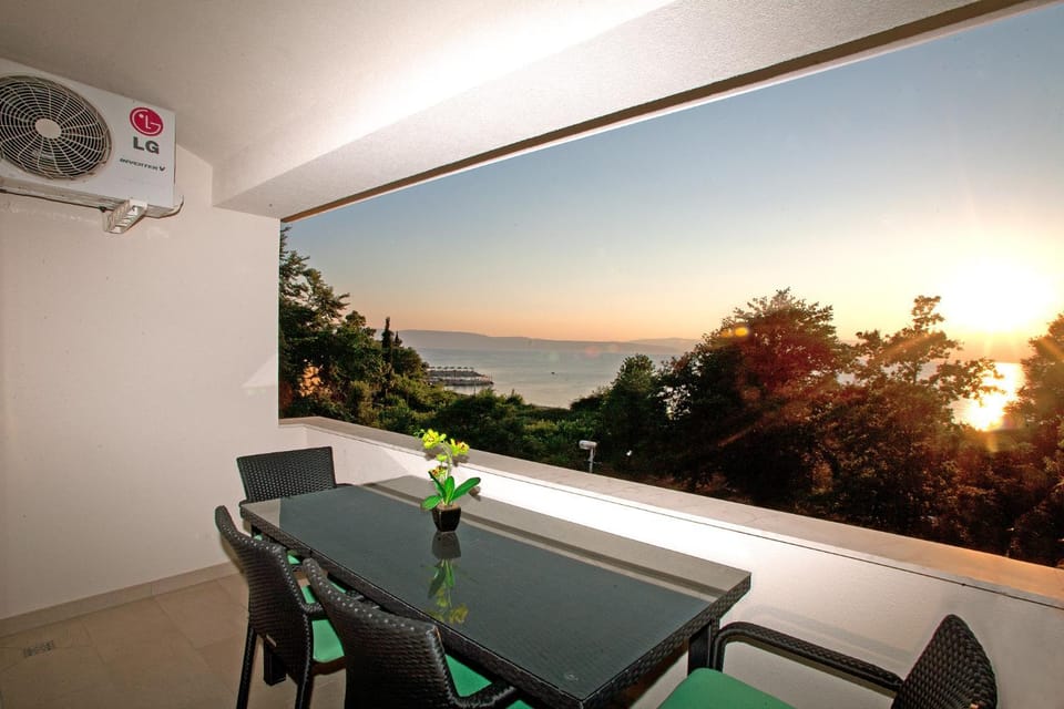 Natural landscape, Dining area, Sea view