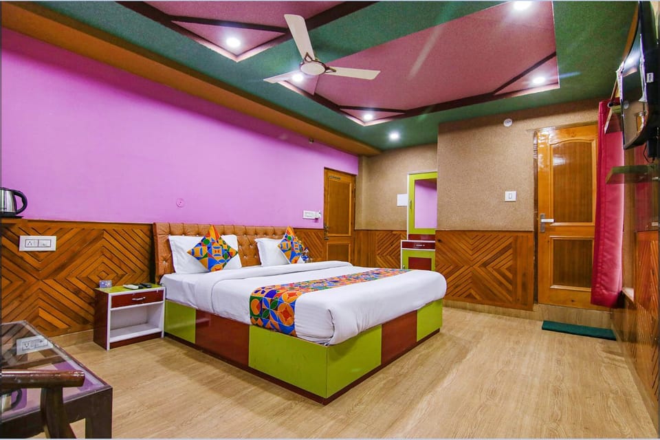 Communal lounge/ TV room, TV and multimedia, Photo of the whole room, Bedroom