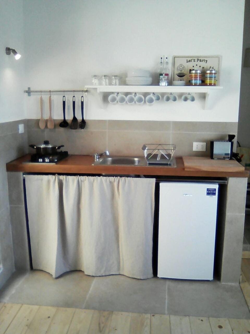 Kitchen or kitchenette