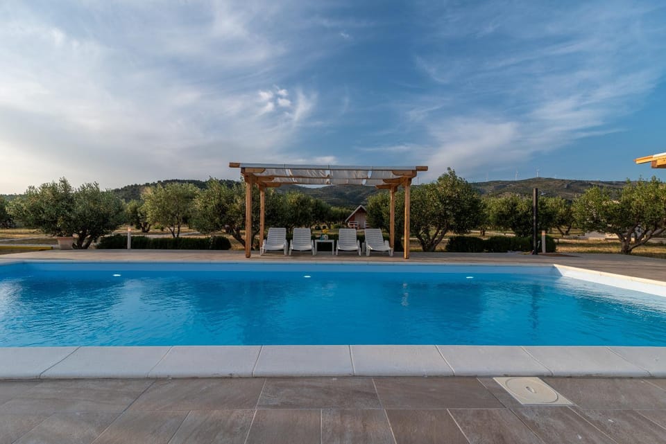 Kamp Marta Luxury tent in Split-Dalmatia County