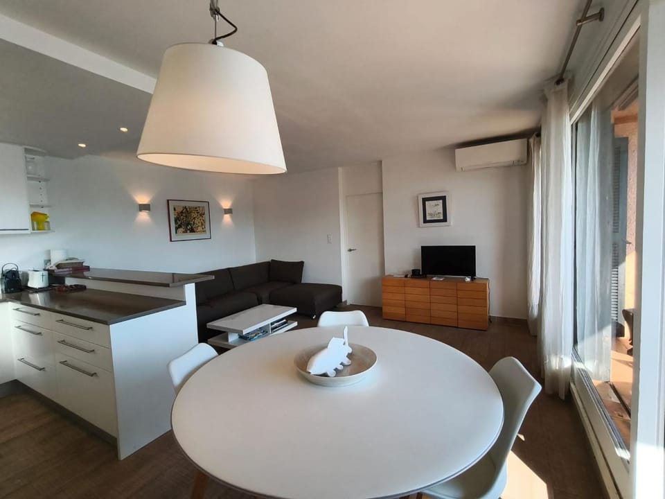 Kitchen or kitchenette, Living room, Dining area