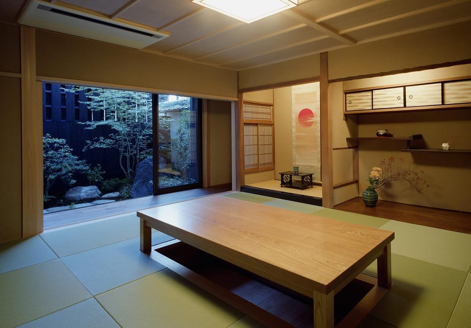 Garden, Photo of the whole room, Garden view