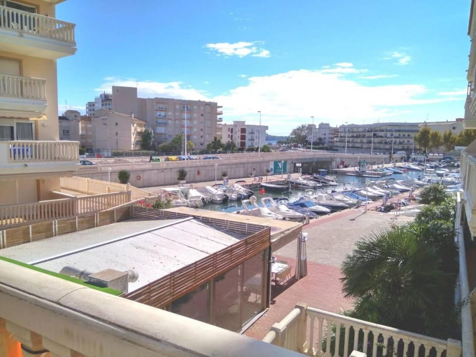 Apartamento con Terraza y Piscina a 600m de la Playa en Jávea Apartment in Xàbia