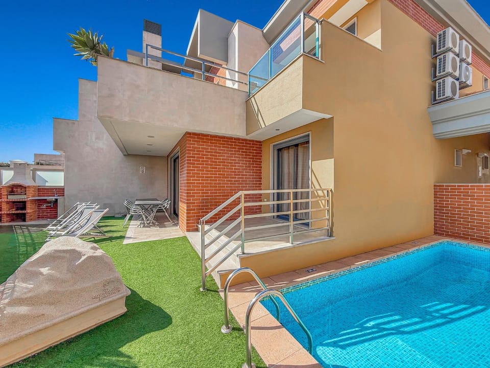 Property building, Patio, Day, Garden, Balcony/Terrace, Pool view, Swimming pool, sunbed