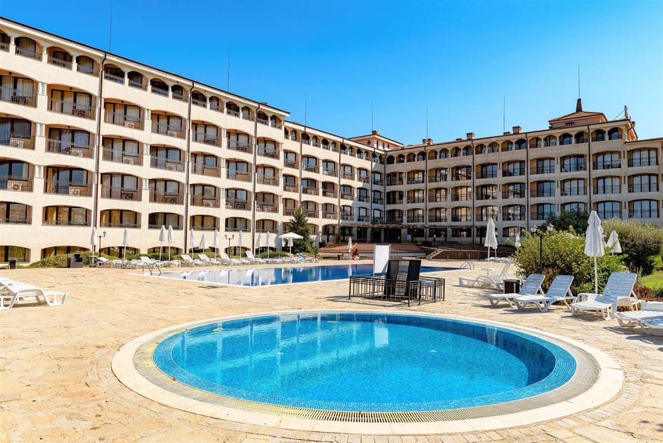 Property building, Swimming pool