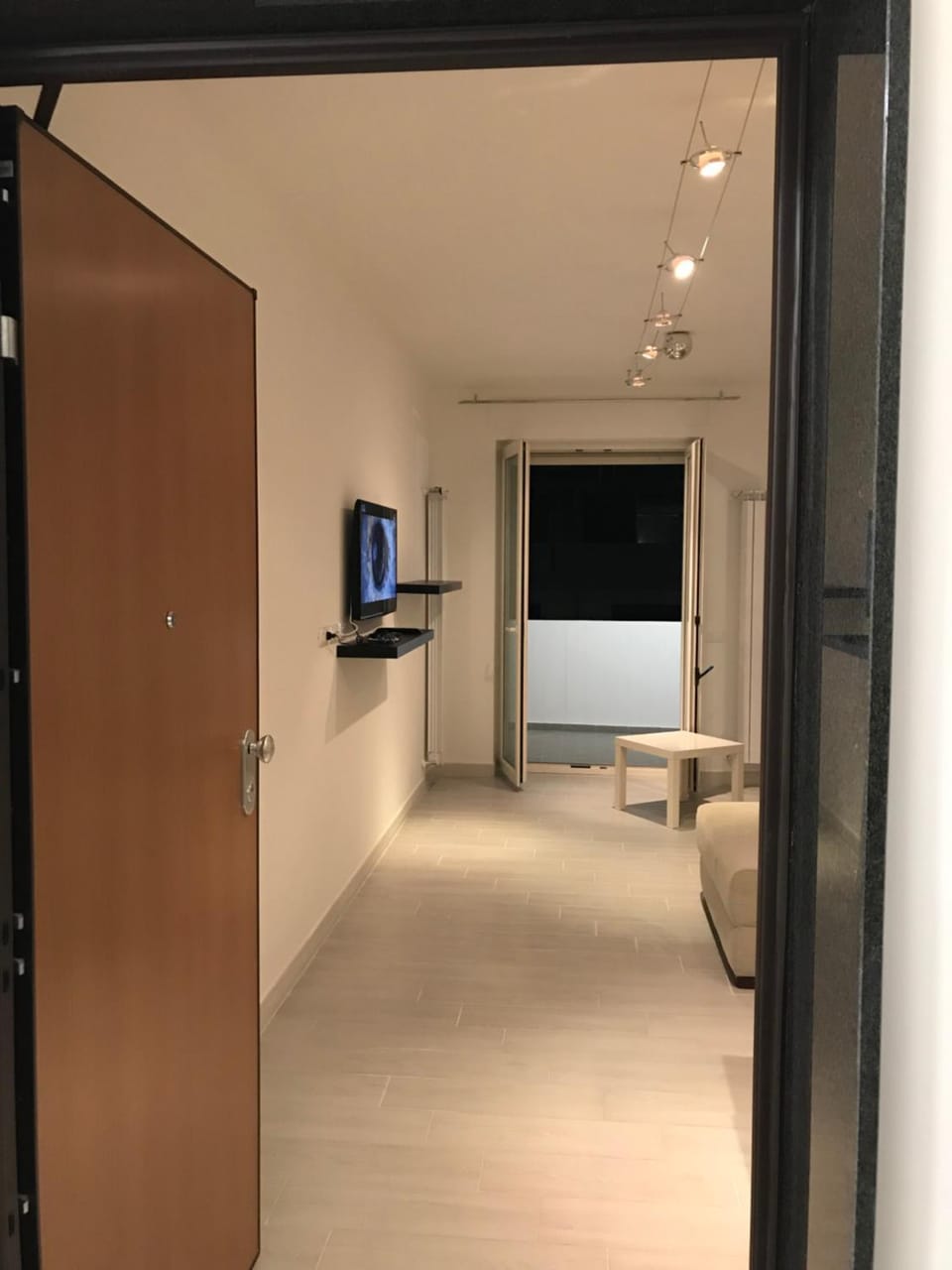 Communal lounge/ TV room, TV and multimedia, Balcony/Terrace, Living room, Photo of the whole room