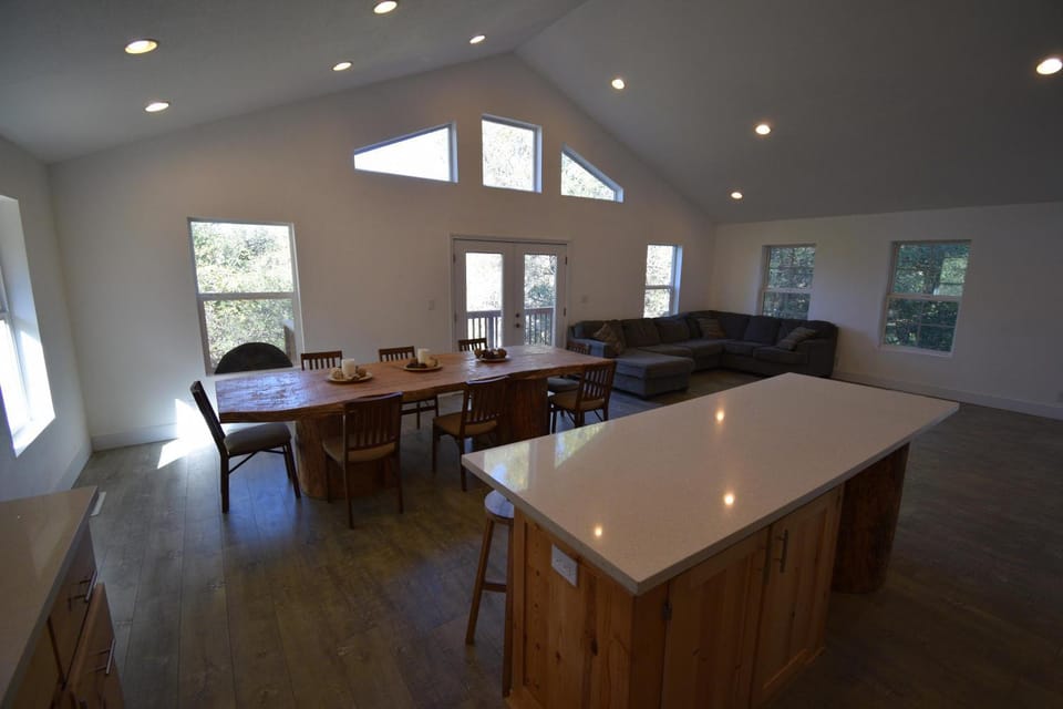 Mountain Place House in Groveland