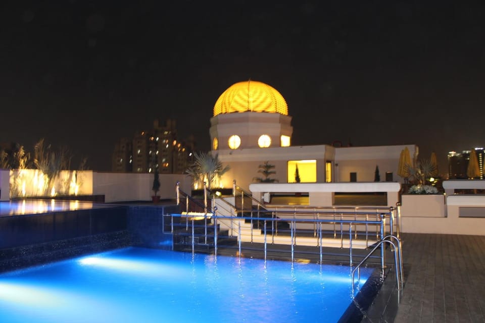 Swimming pool