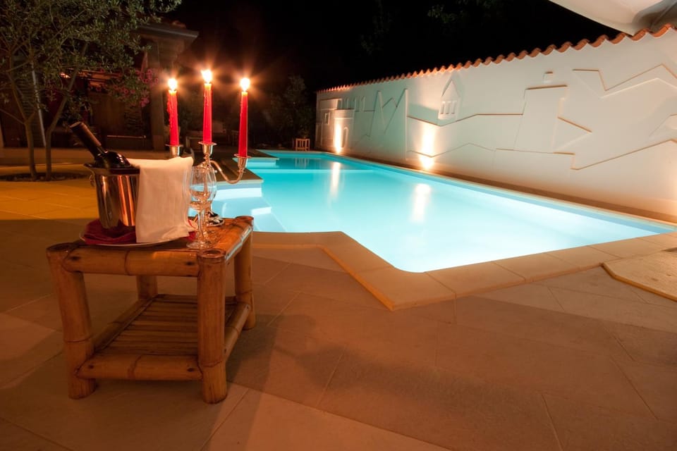 Swimming pool, Swimming pool