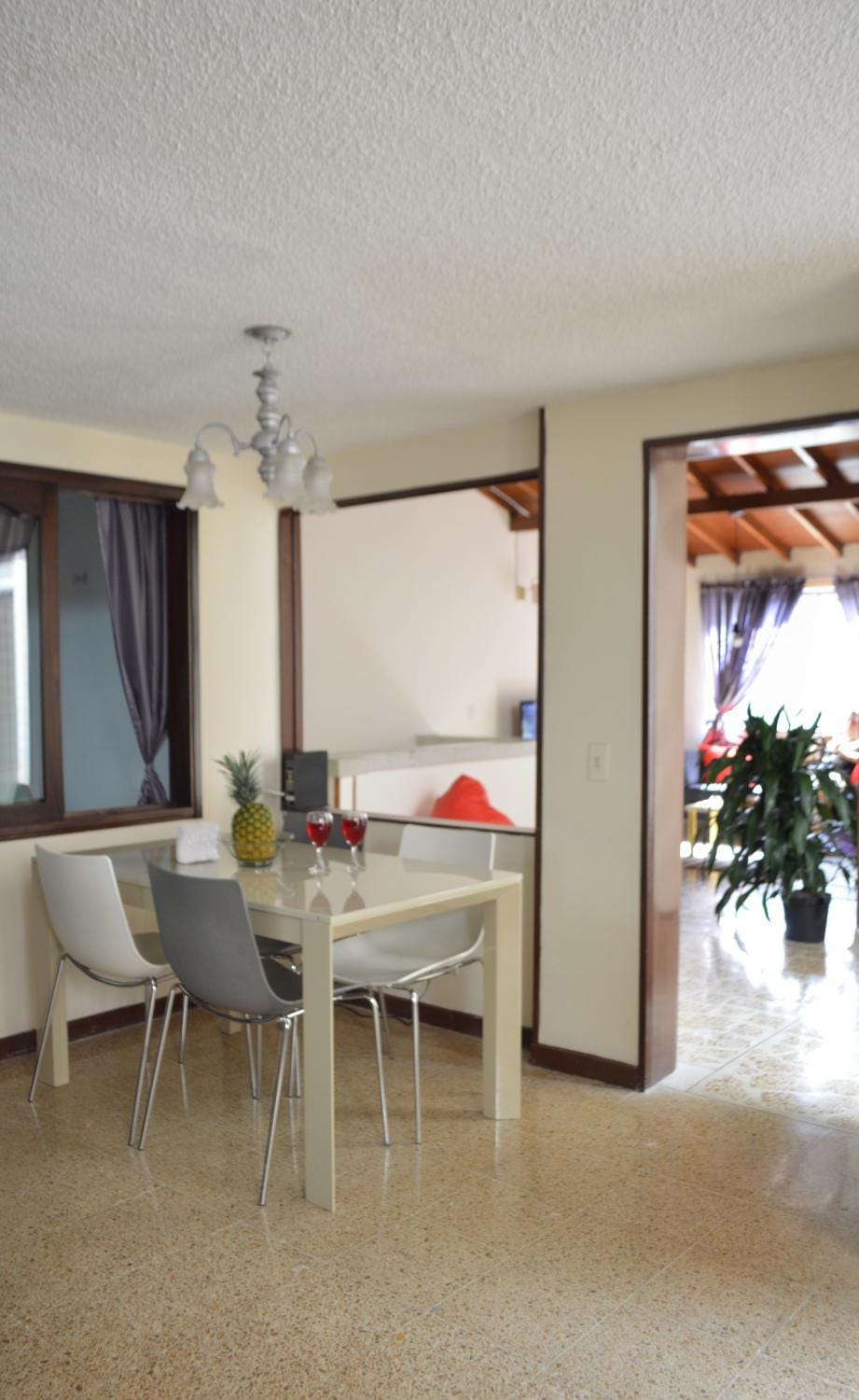 Buntes House-Casa Hotel Laureles-Estadio Bed and Breakfast in Medellin