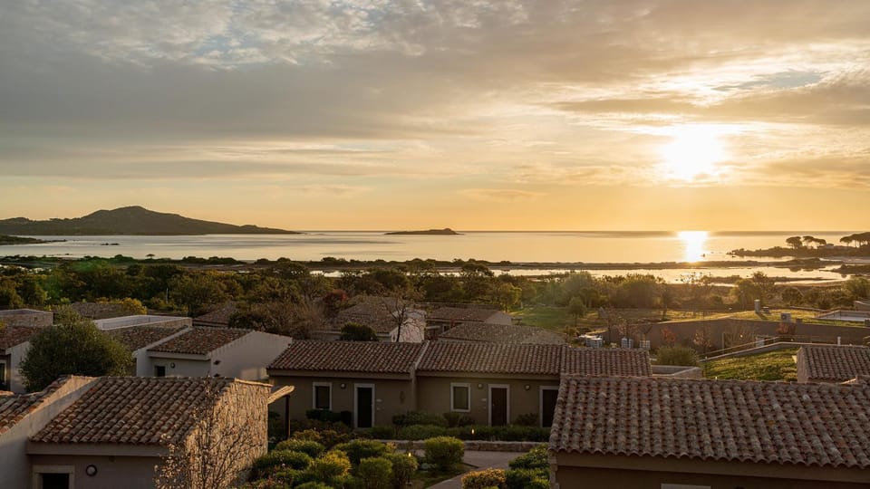 Nearby landmark, Natural landscape, Mountain view, Sea view, Sunrise, Sunset