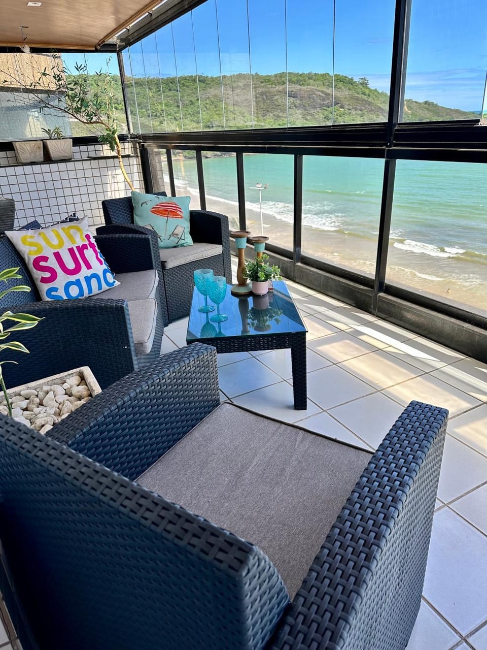Natural landscape, View (from property/room), Balcony/Terrace, Seating area, Beach, Sea view