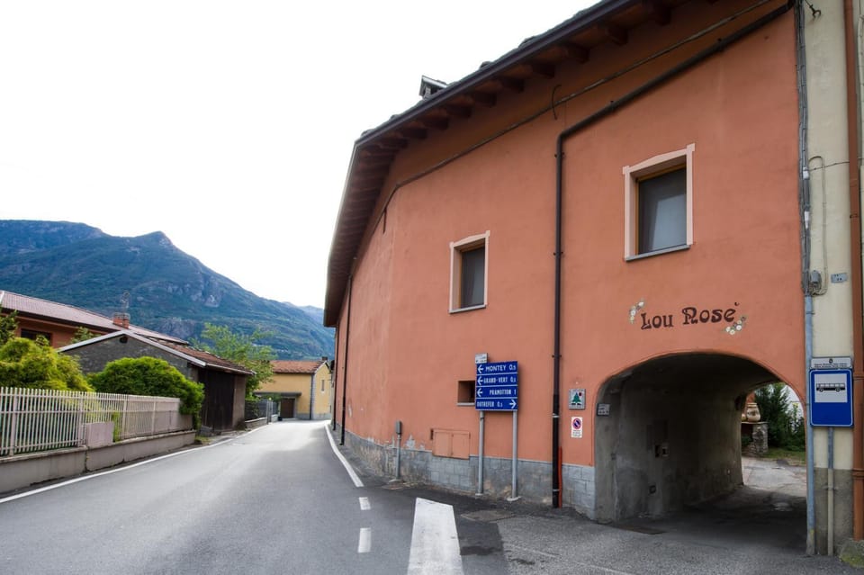 Property building, Restaurant/places to eat