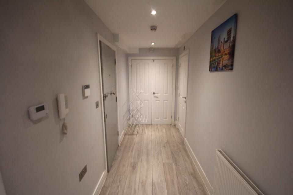 Holden Court Apartments - Apt 3 Apartment in Uxbridge