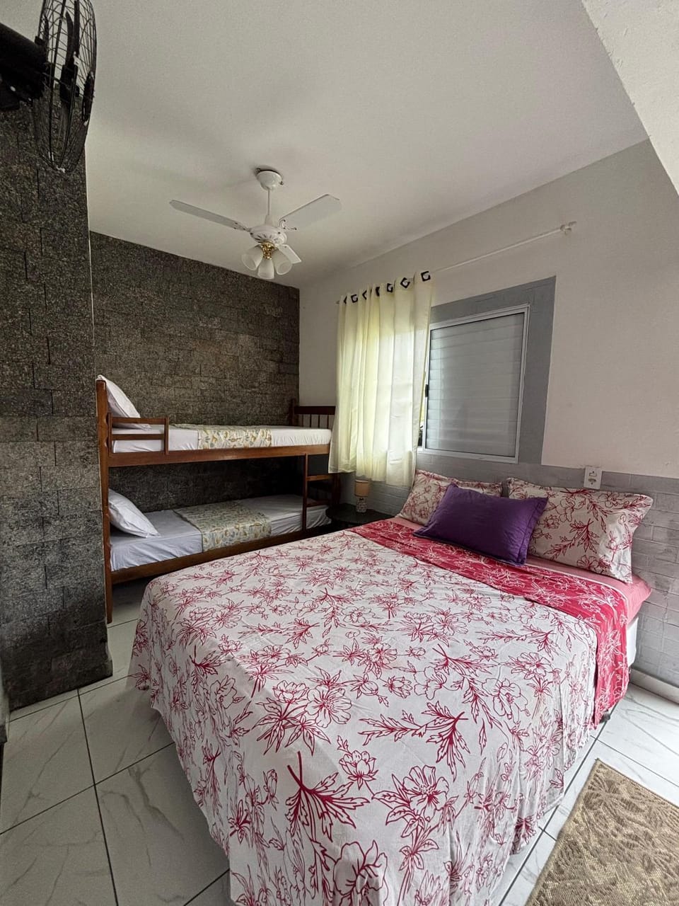 Hospedaria Casa do Sol - divisa Caraguá e São Sebá Vacation rental in Caraguatatuba