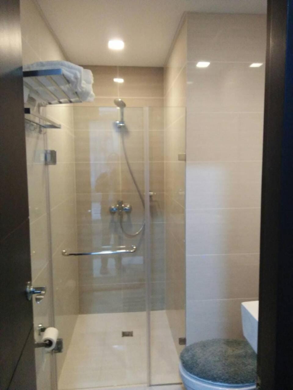 101 Newport Blvd Condotel Apartment in Pasay