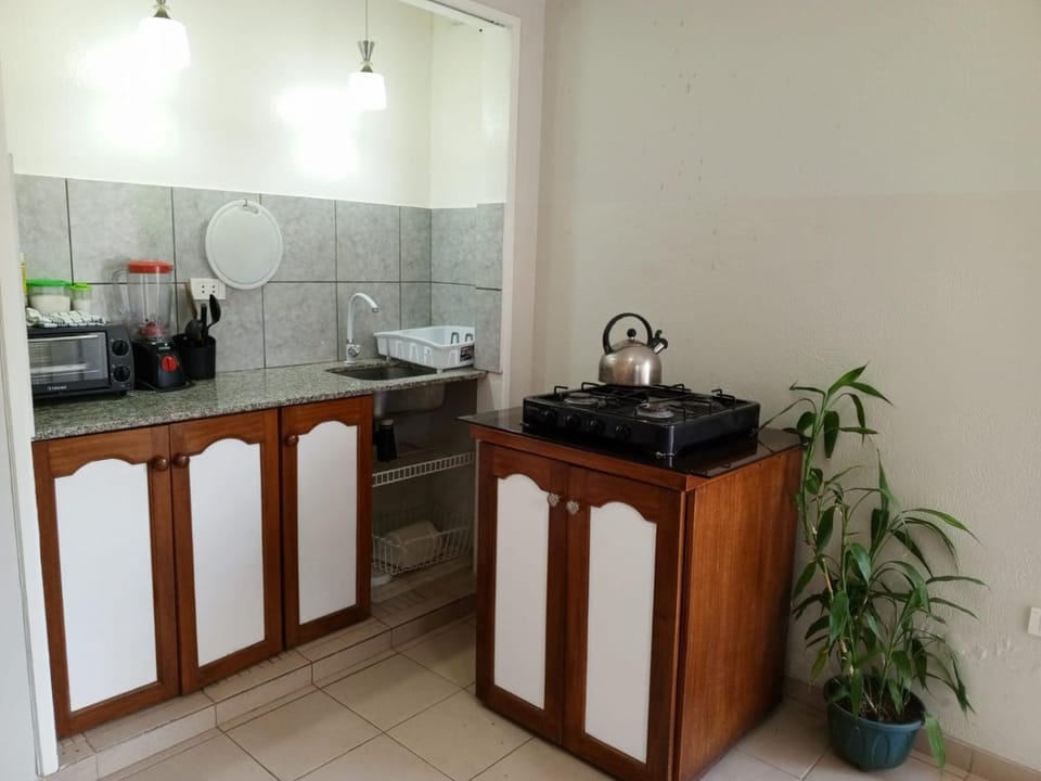 PEQUEÑO y ACOGEDOR DEPARTAMENTO CON GARAJE y recibe PEQUEÑOS PELUDITOS Apartment in Santa Cruz de la Sierra