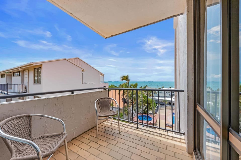 View (from property/room), Balcony/Terrace, Sea view