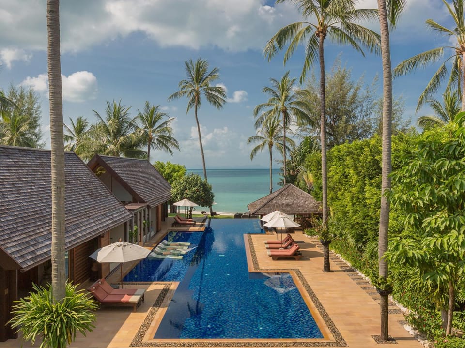 Property building, Sea view, Swimming pool, Swimming pool