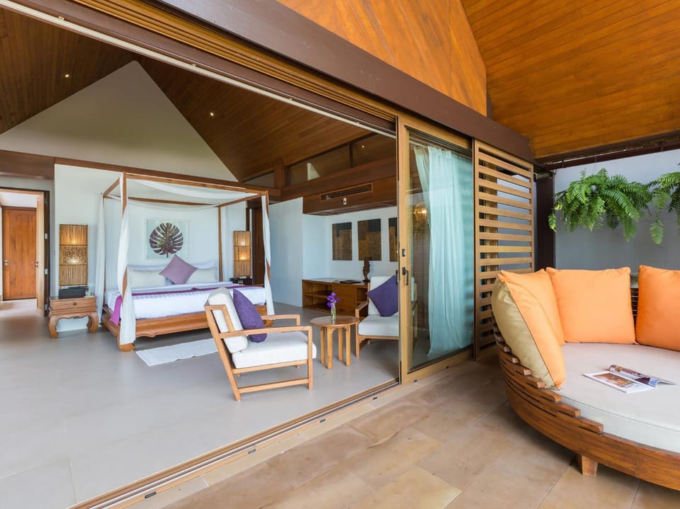 Bed, Seating area, Bedroom