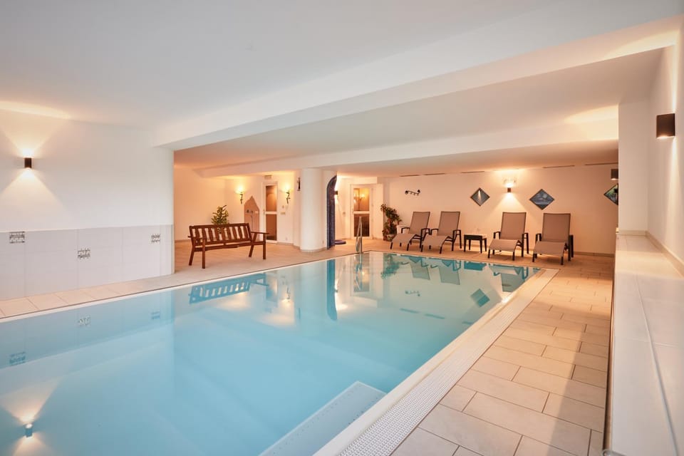 Sauna, Swimming pool
