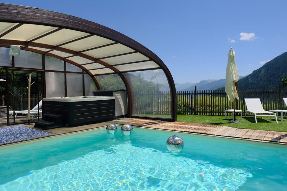 Natural landscape, Mountain view, Pool view, Swimming pool