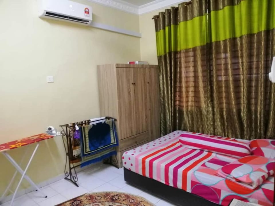 KhainadzMuslim Homestay House in Malacca