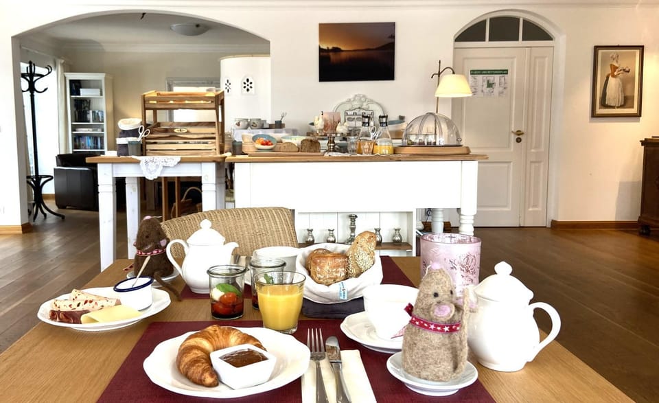 Breakfast, Buffet breakfast