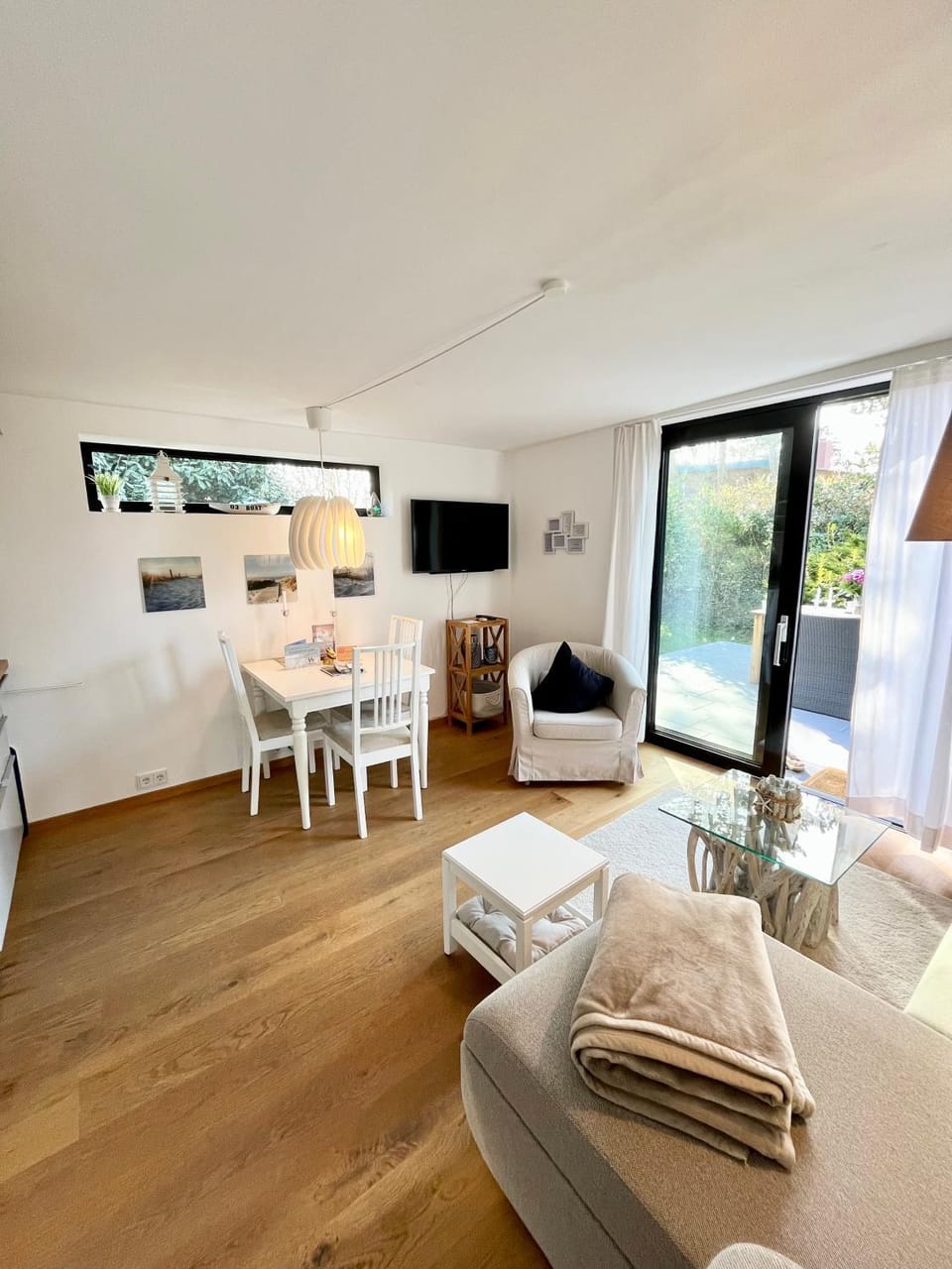 Wellenspiel - einmalige Atmosphäre mit Rosengarten Apartment in Friesland