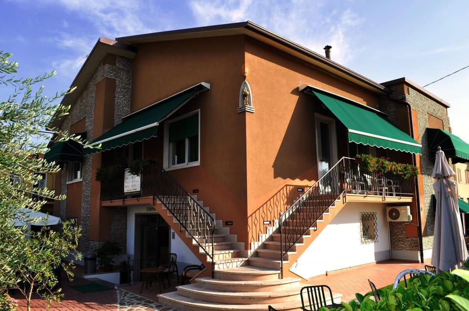 Facade/entrance, Facade/entrance, Garden, Lobby or reception