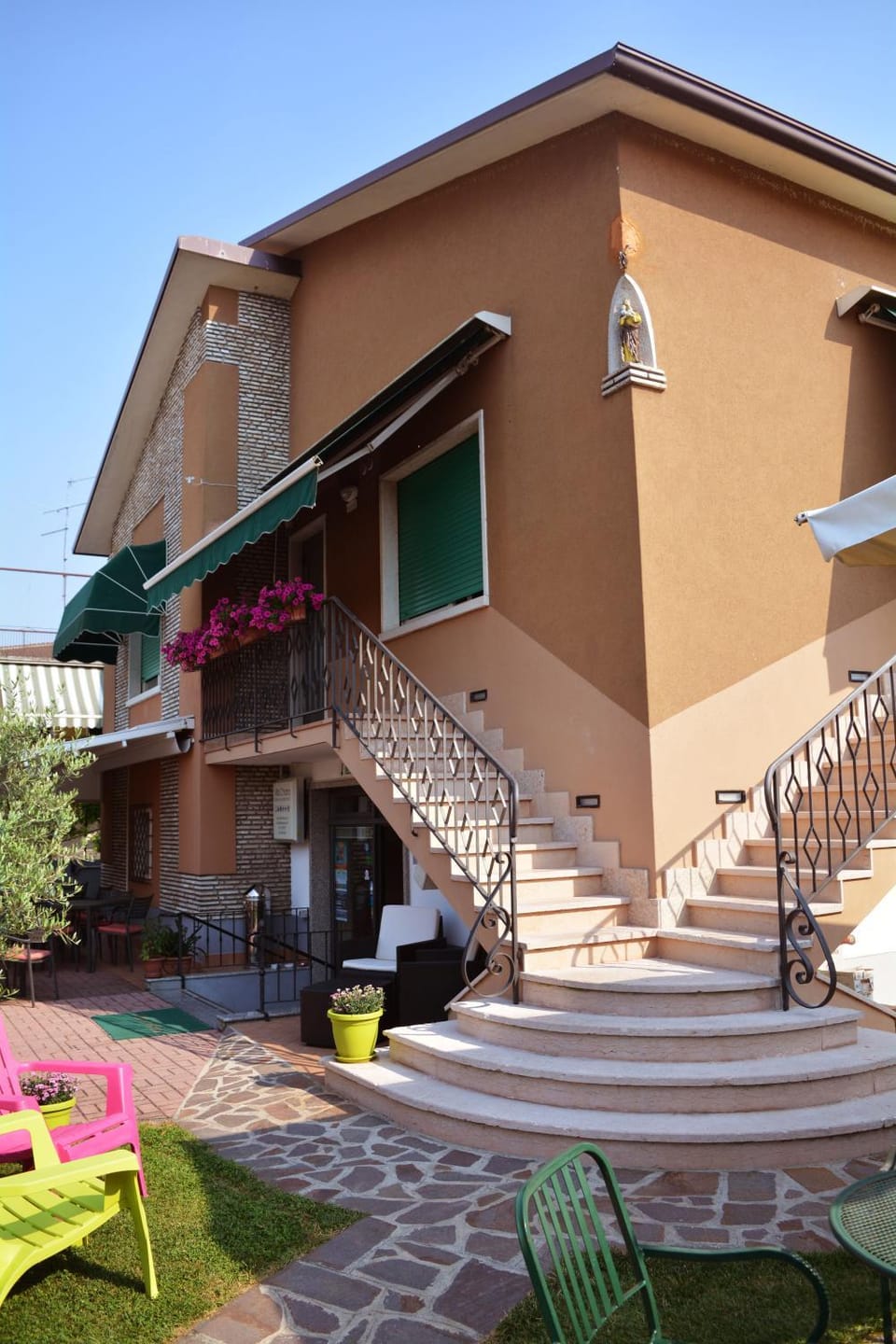 Facade/entrance, Garden