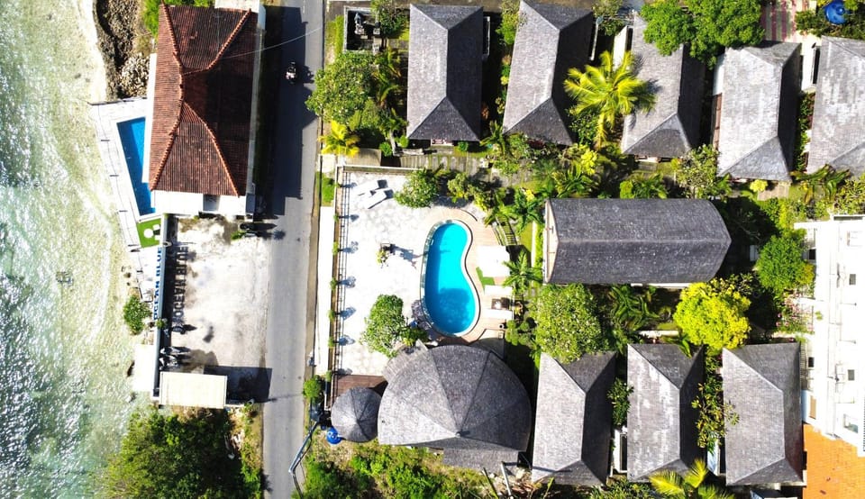 Property building, Restaurant/places to eat, Beach, Beach, Swimming pool, Breakfast