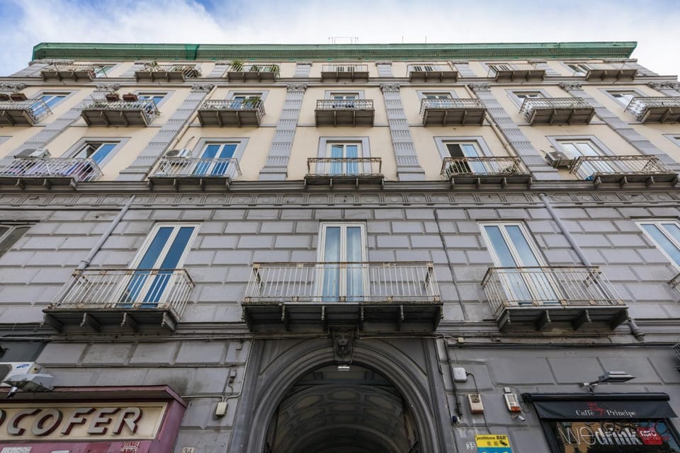 Property building, Facade/entrance