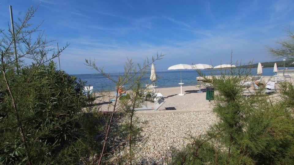 Apartments Ravlic Bed and Breakfast in Primorje-Gorski Kotar County