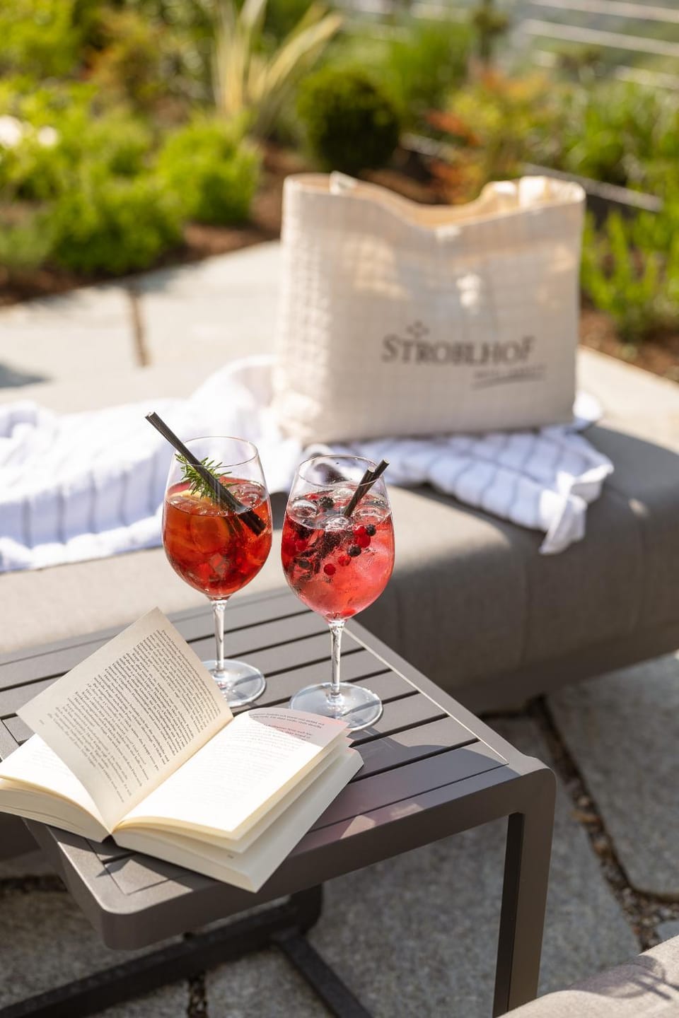 Balcony/Terrace, Swimming pool, Drinks