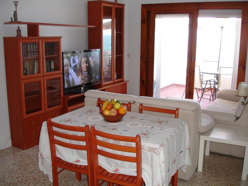 TV and multimedia, Living room, Dining area
