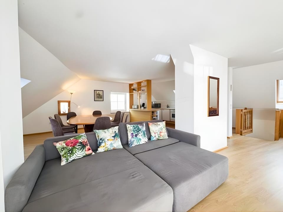 Living room, Seating area, Dining area