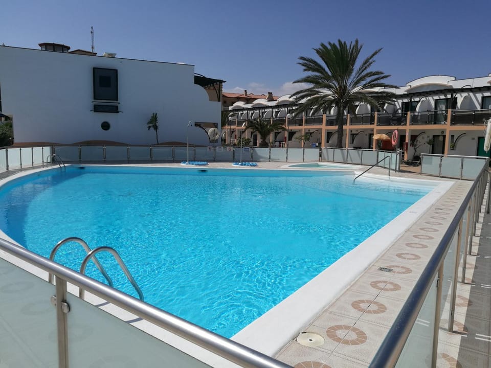 Swimming pool, Swimming pool