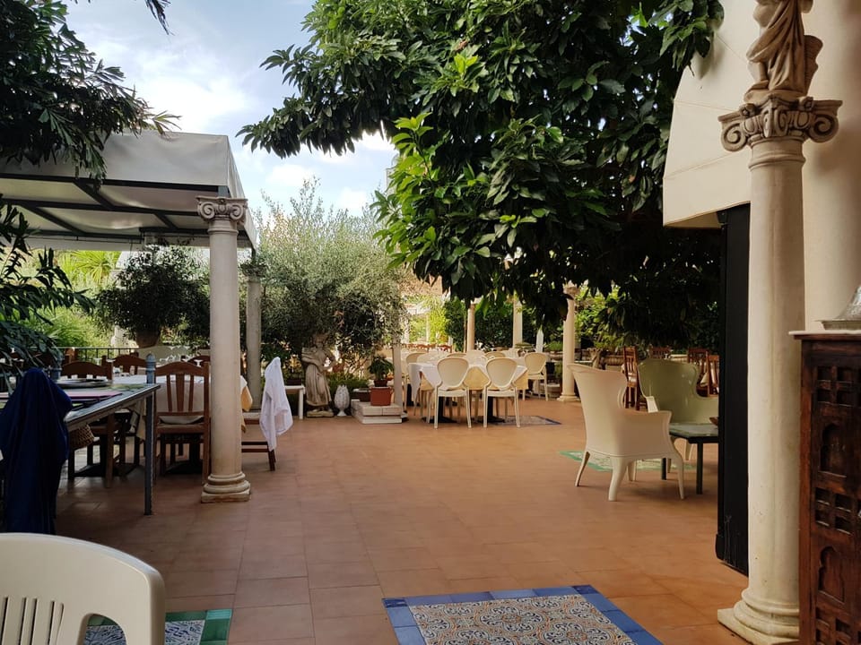 Patio, Restaurant/places to eat, Garden, Banquet/Function facilities