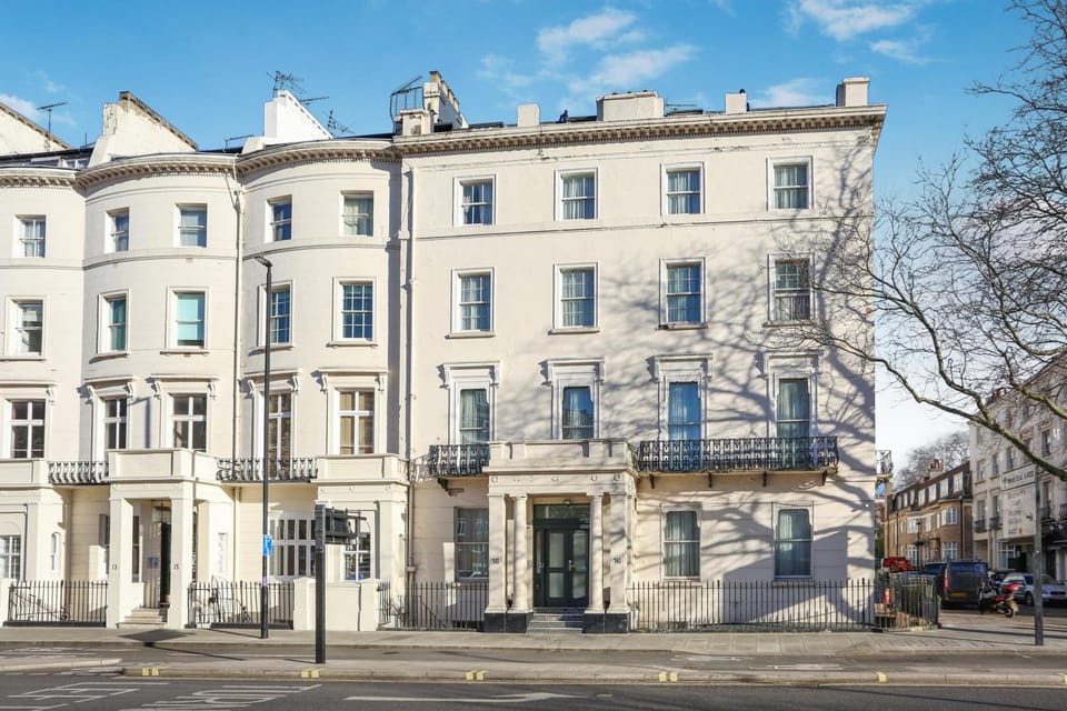 Property building, Facade/entrance