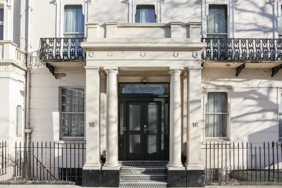 Property building, Facade/entrance