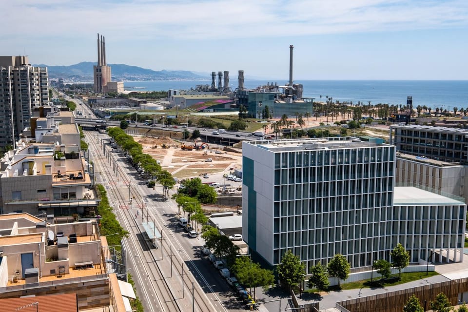 Sea view, Street view