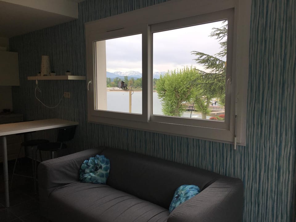 Pause Detente Sur La Port Du Bourget Du Lac Apartment in Auvergne-Rhône-Alpes